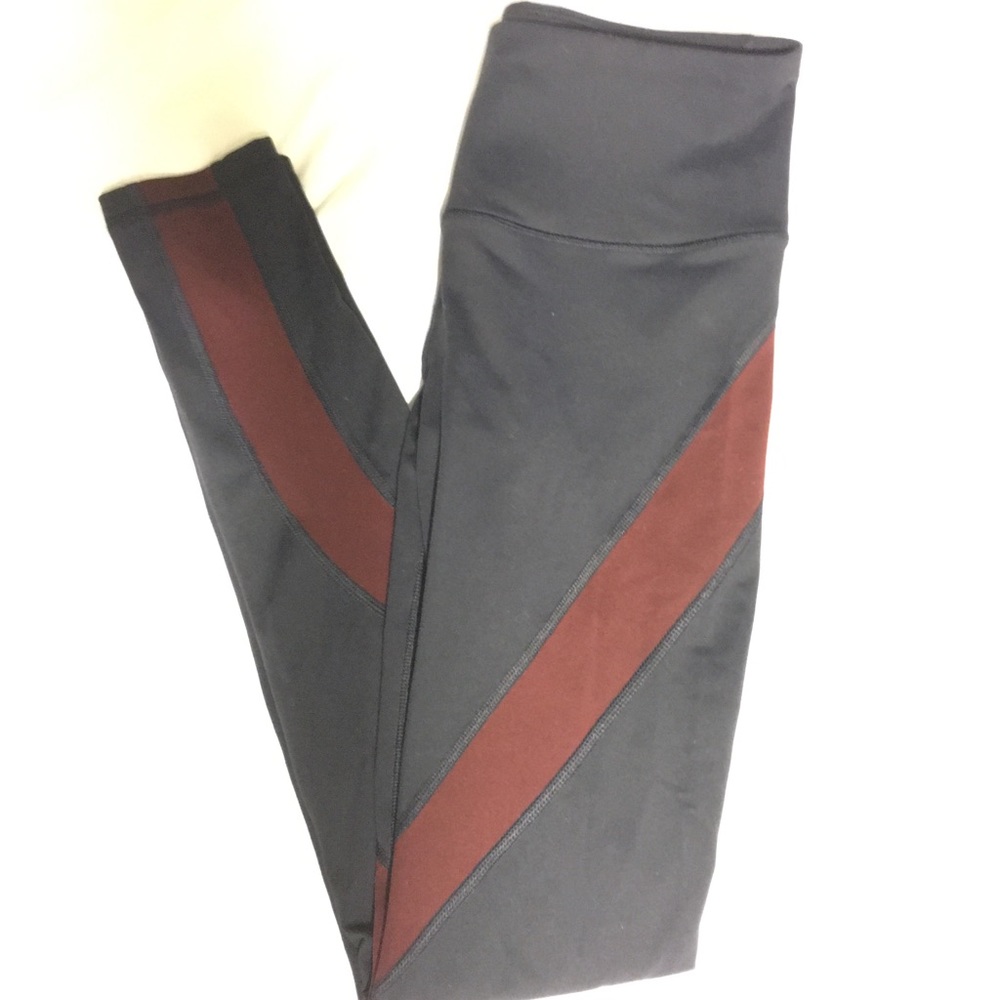 LIKE NEW VICTORIAS SECRET VSX pants